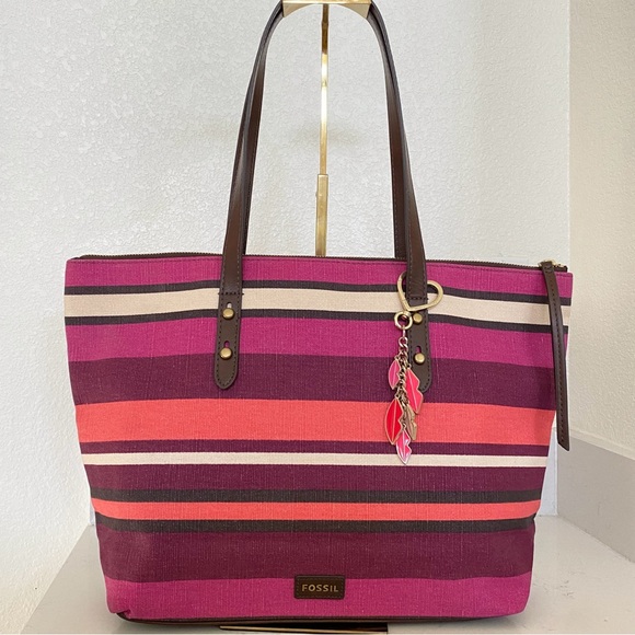 Fossil Striped Canvas and Leather Tote Shoulder Bag with Lips Charm - Picture 1 of 9